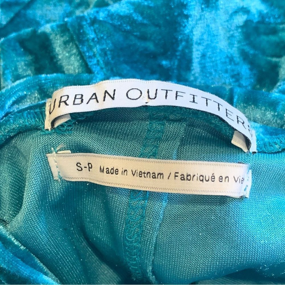 Urban Outfitters Kimchi Blue Iris Velvet Mini Dress Size Small - Picture 6 of 9